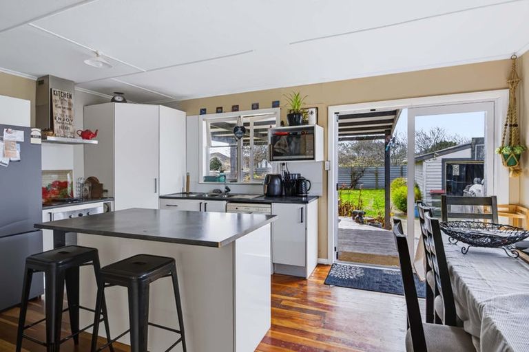 Photo of property in 8 Pacey Avenue, Hawera, 4610