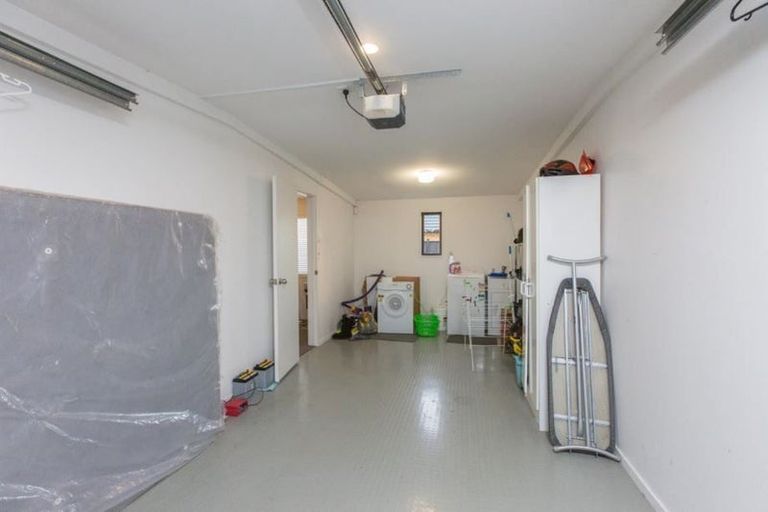 Photo of property in 9/58 Manuroa Road, Takanini, 2112