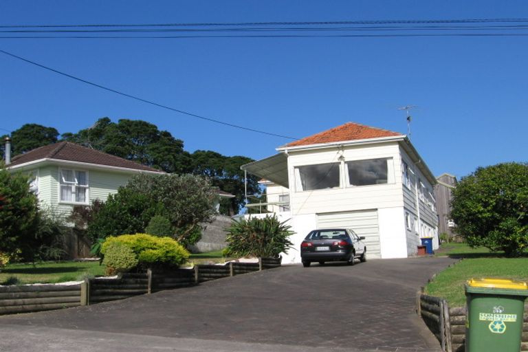 Photo of property in 8 Howard Road, Northcote, Auckland, 0627