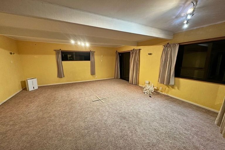 Photo of property in 14 Te Rauparaha Street, Otaki, 5512