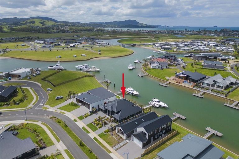 Photo of property in 13 Awatea Drive, Whitianga, 3510