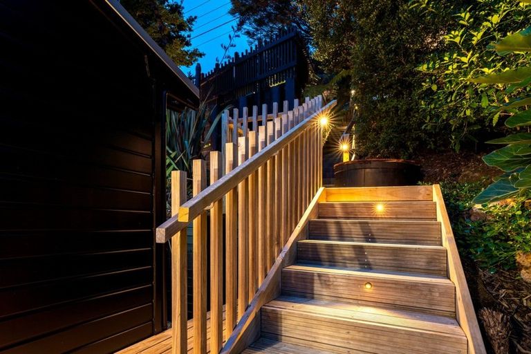 Photo of property in 11 Lannan Road, Surfdale, Waiheke Island, 1081