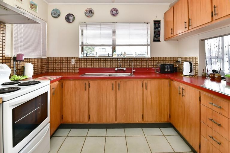 Photo of property in 3 Centreway Road, Orewa, 0931