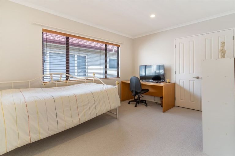 Photo of property in 1a Simmental Crescent, Somerville, Auckland, 2014