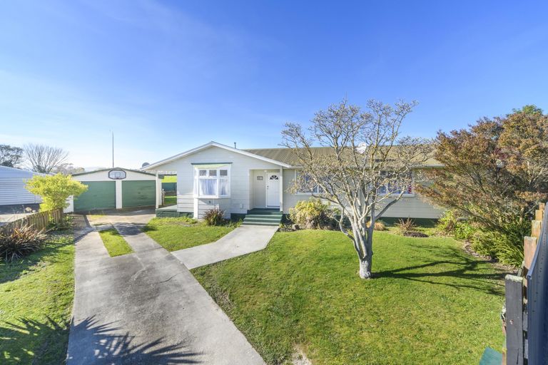 Photo of property in 17 Egmont Place, Westbrook, Palmerston North, 4412