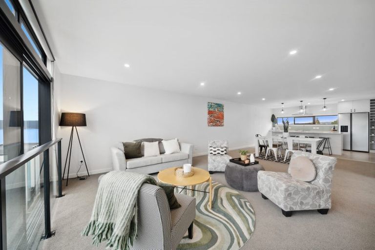 Photo of property in 15 Nanda Way, Khandallah, 6035