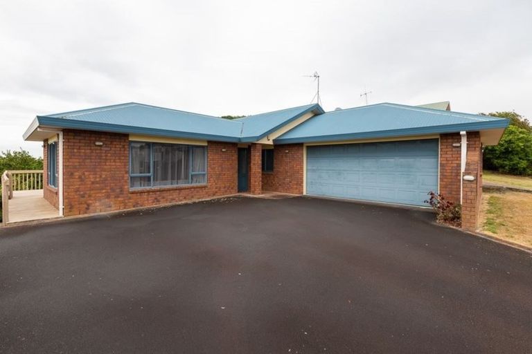 Photo of property in 27 Church Road, Pukete, Hamilton, 3200