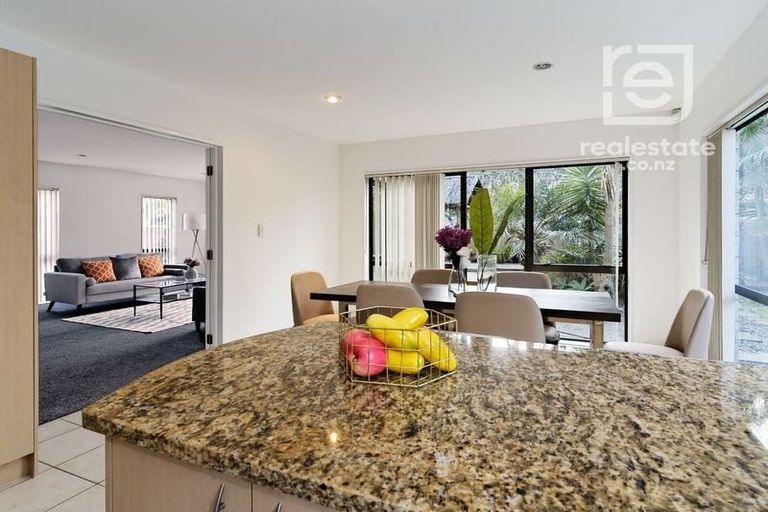 Photo of property in 6 Virginia Street, Henderson, Auckland, 0612
