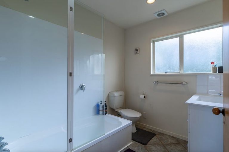 Photo of property in 13 Noel Williams Place, Windsor Park, Auckland, 0630