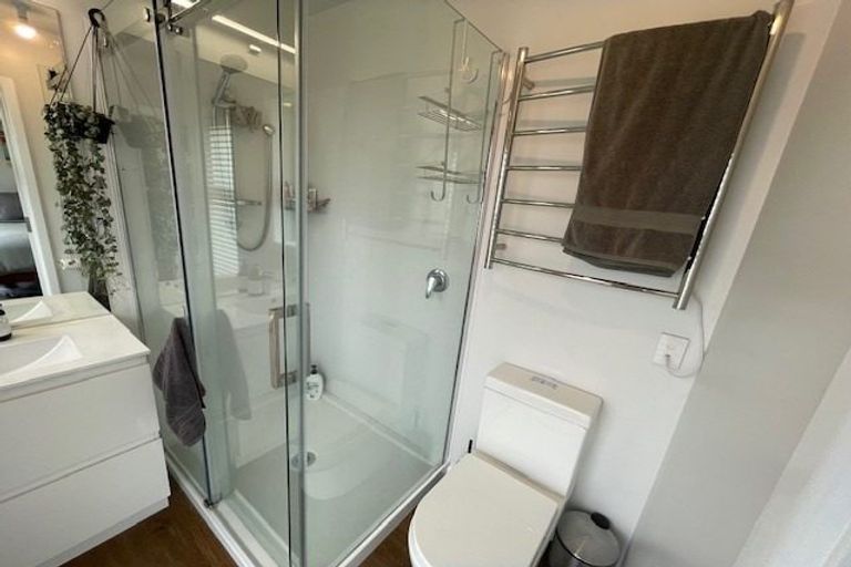 Photo of property in 6 Sevenoaks Drive, Bryndwr, Christchurch, 8053