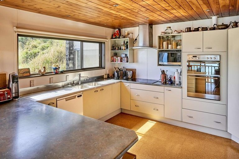 Photo of property in 9 Ogilvy Terrace, Plimmerton, Porirua, 5026