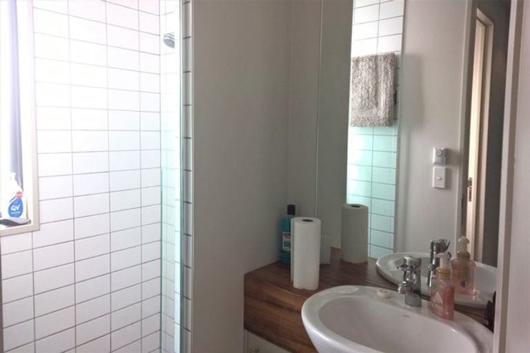 Photo of property in 6 Bunker Way, Strathmore Park, Wellington, 6022