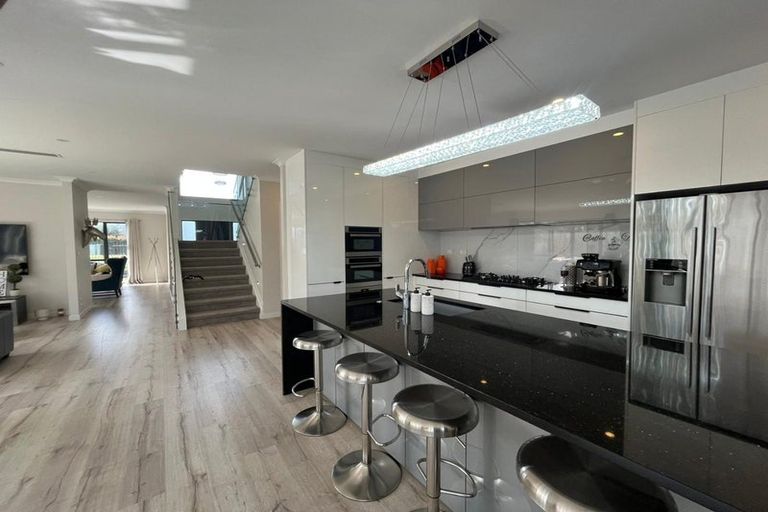 Photo of property in 64 Mettam Drive, Swanson, Auckland, 0614