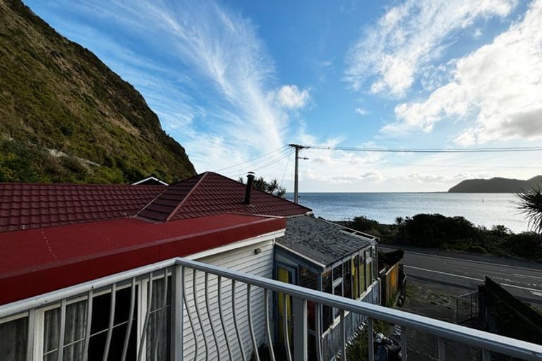 Photo of property in 47 Moa Point Road, Moa Point, Wellington, 6022