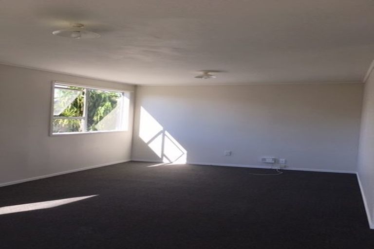 Photo of property in 4 Trounson Avenue, Clendon Park, Auckland, 2103