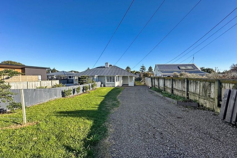 Photo of property in 7a Karaka Street, Castlecliff, Whanganui, 4501
