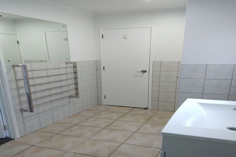 Photo of property in 662 Beach Road, Browns Bay, Auckland, 0630