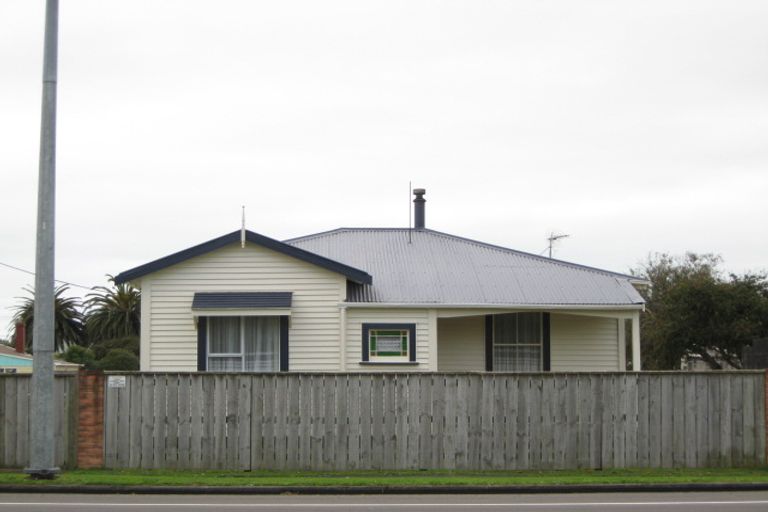 Photo of property in 2 Nelson Street, Waitara, 4320