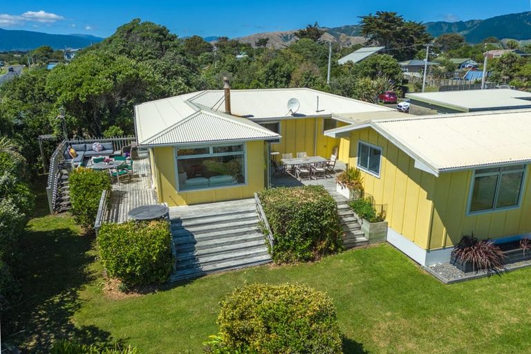 Photo of property in 1 Rodney Avenue, Te Horo Beach, Otaki, 5581