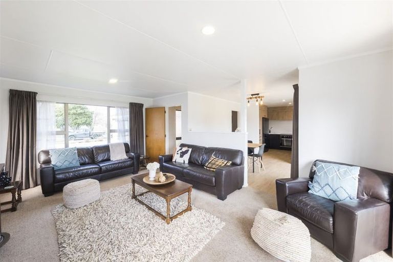 Photo of property in 80 John F Kennedy Drive, Milson, Palmerston North, 4414