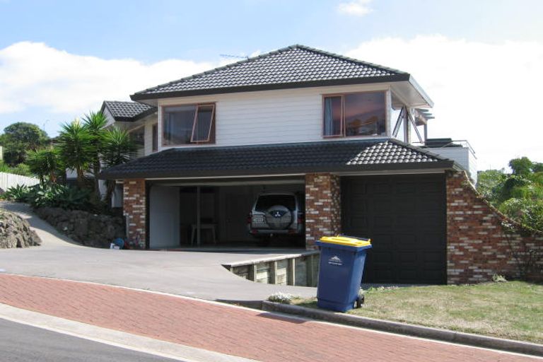 Photo of property in 7 Greenleaf Way, Northcross, Auckland, 0630