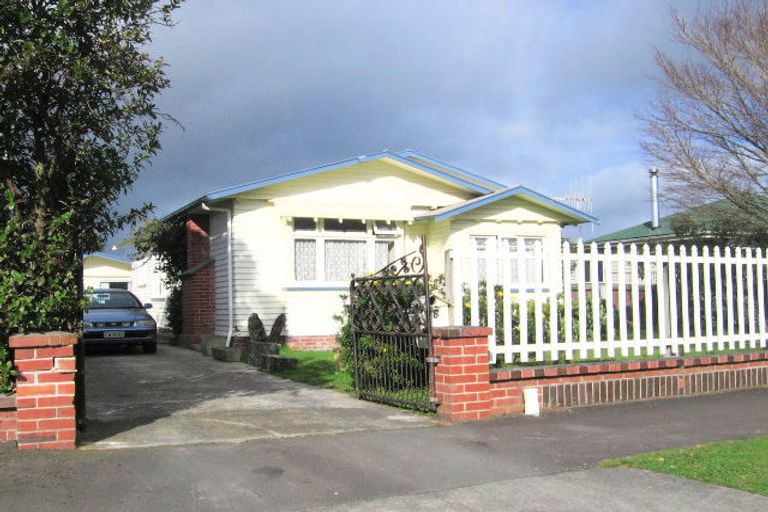 Photo of property in 16 Matamau Street, Palmerston North, 4414
