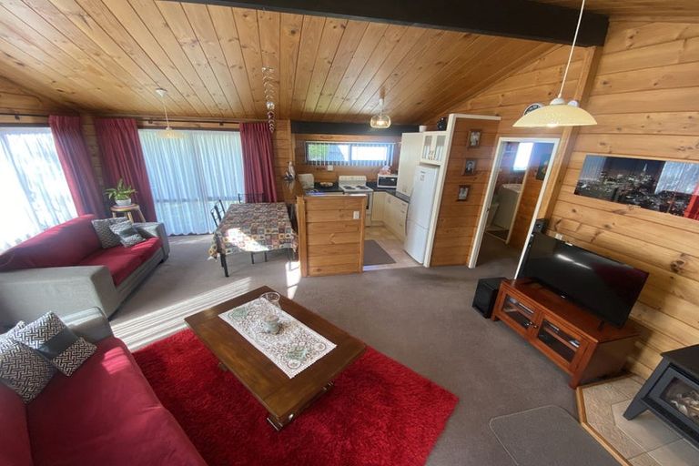 Photo of property in 8 Tiverton Crescent, Whalers Gate, New Plymouth, 4310