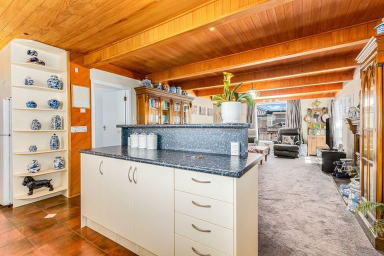 Photo of property in 3 Glen Alice Grove, Naenae, Lower Hutt, 5011