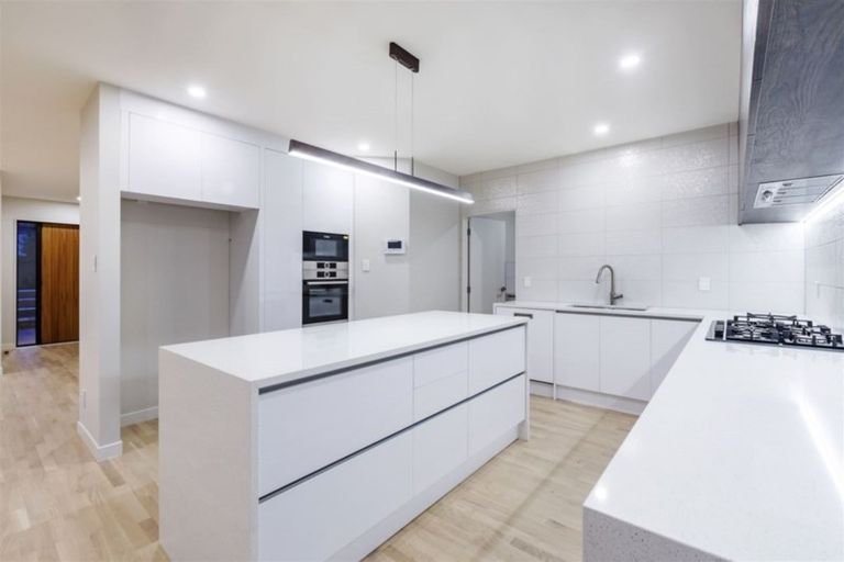 Photo of property in 6 Makura Road, Long Bay, Auckland, 0630