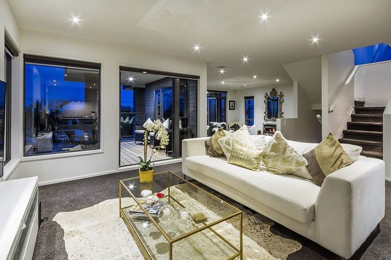 Photo of property in 33 Seacliffe Avenue, Belmont, Auckland, 0622