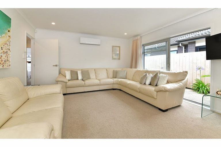 Photo of property in 43b Doment Crescent, Orewa, 0931