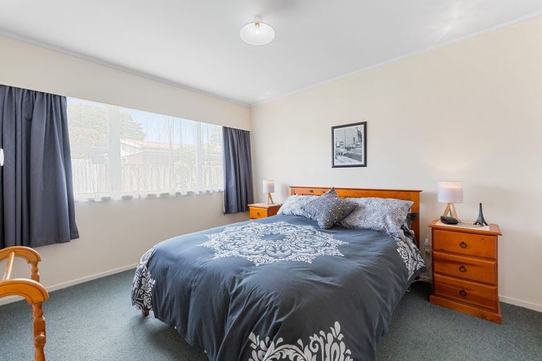 Photo of property in 2/5 Grove Road, Papakura, 2110