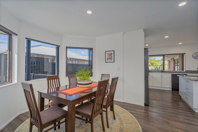 Photo of property in 51 Cholmondeley Crescent, Whitianga, 3510