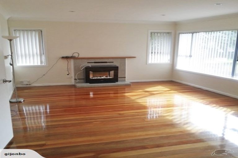 Photo of property in 10 Norval Road, Henderson, Auckland, 0610