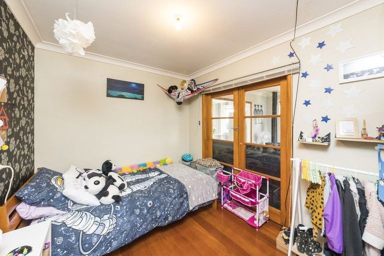 Photo of property in 17 Liverpool Street, Takaro, Palmerston North, 4412