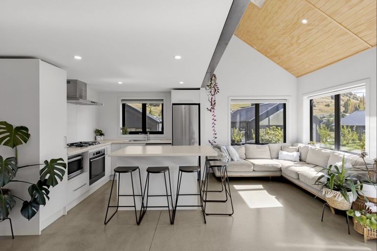 Photo of property in 14 Sherwood Court, Lower Shotover, Queenstown, 9371