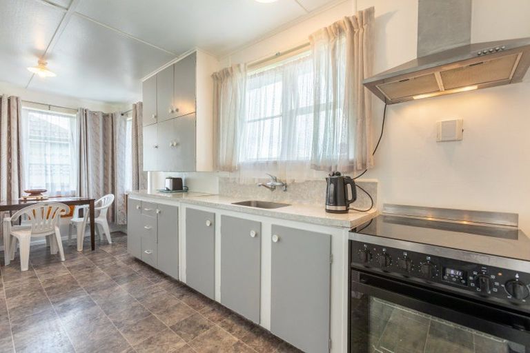 Photo of property in 10 Collett Street, Dannevirke, 4930