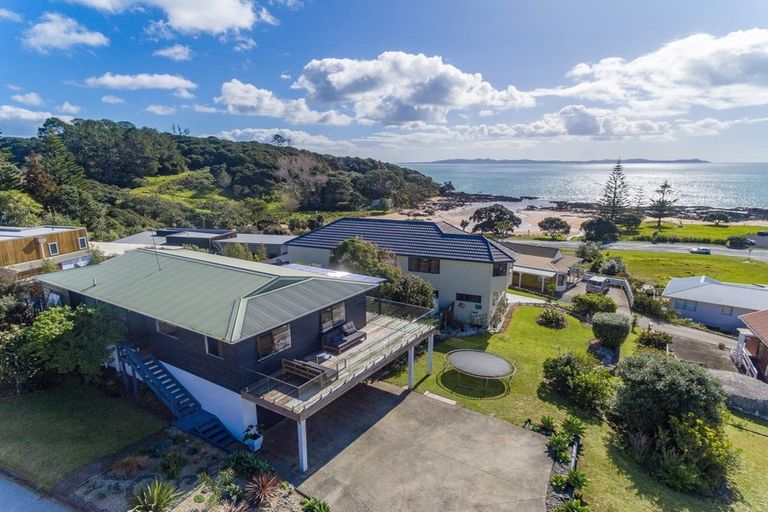 Photo of property in 19 Stratford Drive, Cable Bay, 0420