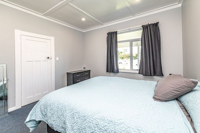 Photo of property in 17 Matai Street, Castlecliff, Whanganui, 4501