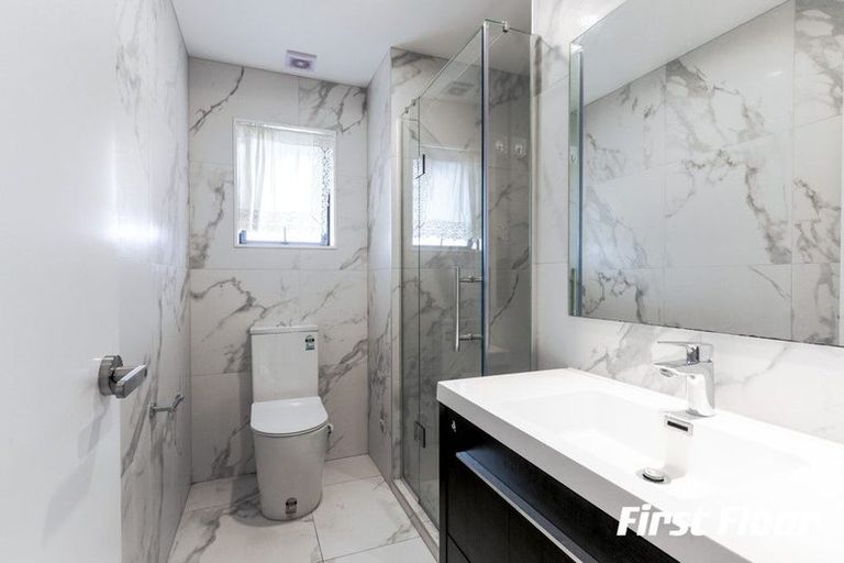 Photo of property in 1 Peony Mews, Oteha, Auckland, 0632