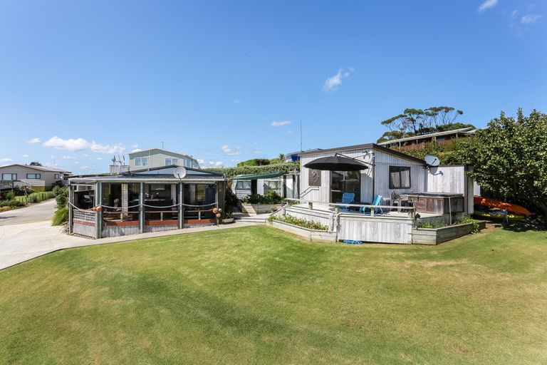Photo of property in 481b Grahams Beach Road, Manukau Heads, Waiuku, 2684