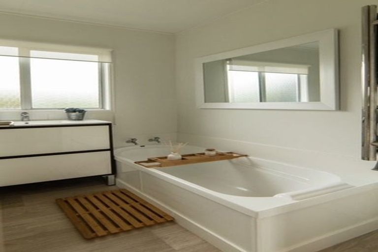 Photo of property in 54 New York Street, Martinborough, 5711