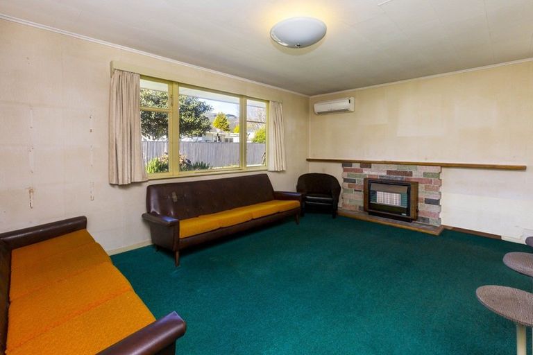 Photo of property in 11 Richard Grove, Stokes Valley, Lower Hutt, 5019