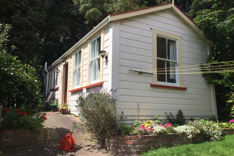 Photo of property in 29 Scarborough Terrace, Mount Victoria, Wellington, 6011