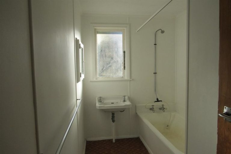 Photo of property in 55 Wilson Street, Waverley, 4510