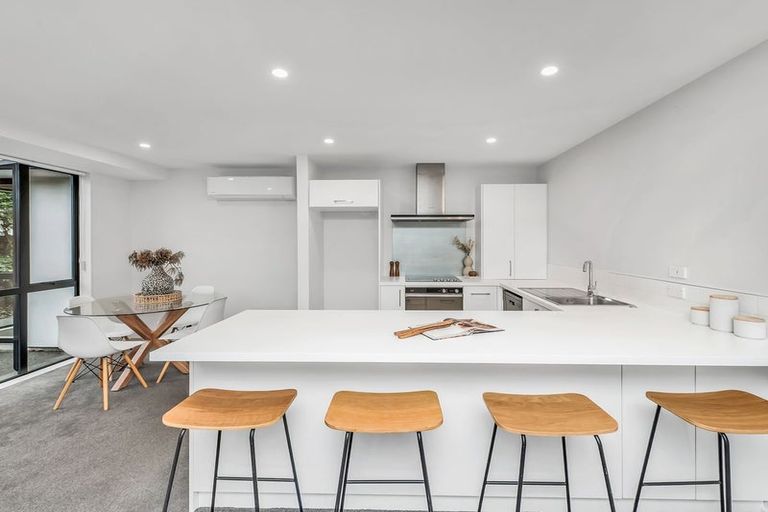 Photo of property in 2 Ader Close, Halswell, Christchurch, 8025