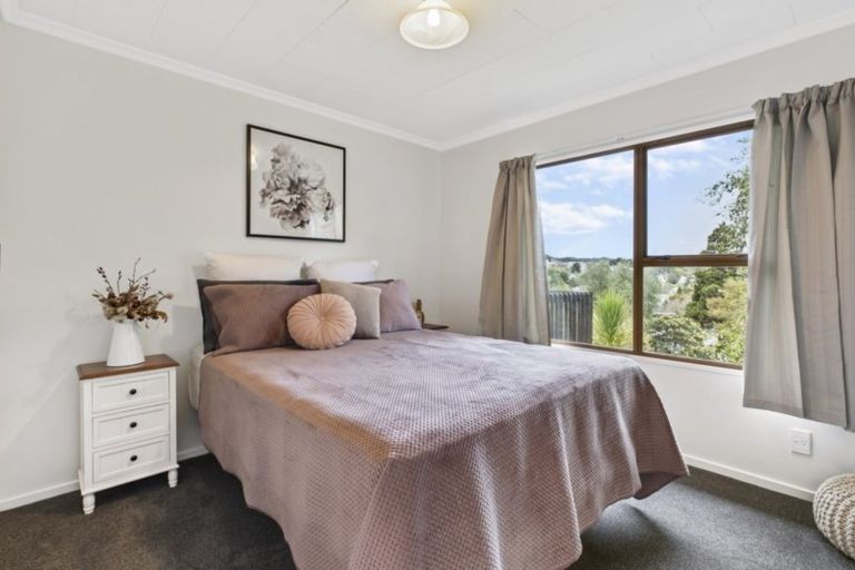 Photo of property in 17a Hillcrest Road, Hatfields Beach, Orewa, 0931