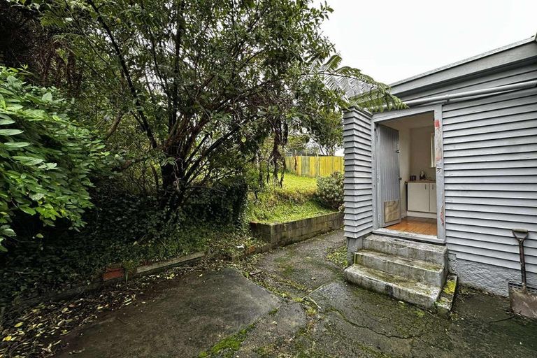 Photo of property in 83 Sunshine Avenue, Karori, Wellington, 6012