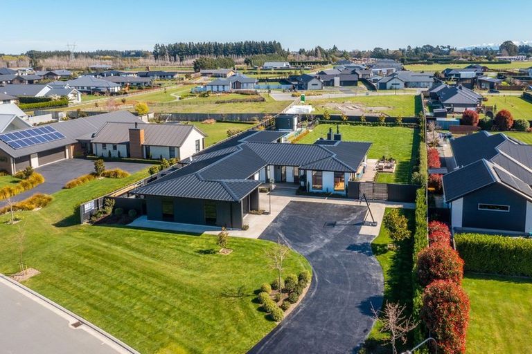 Photo of property in 25 Fairmont Rise, West Melton, 7618