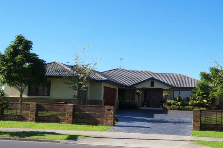 Photo of property in 102 Millhouse Drive, Northpark, Auckland, 2013